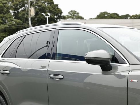 Used 2024 Audi Q3 2.0T Premium image 12