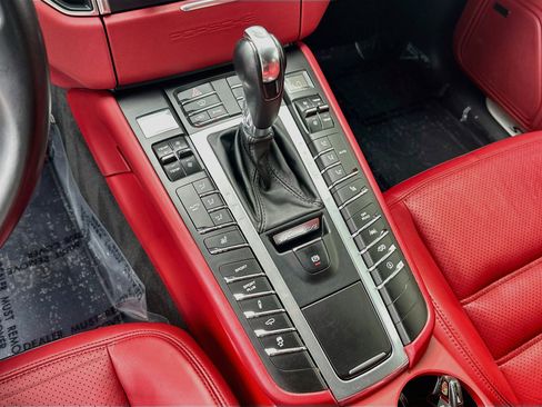 Used 2018 Porsche Macan GTS AWD/4WD image 16