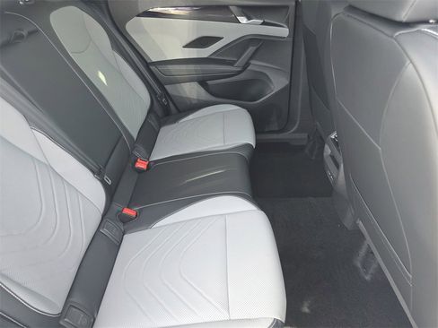 New 2026 Volkswagen Tiguan SE R-Line image 22