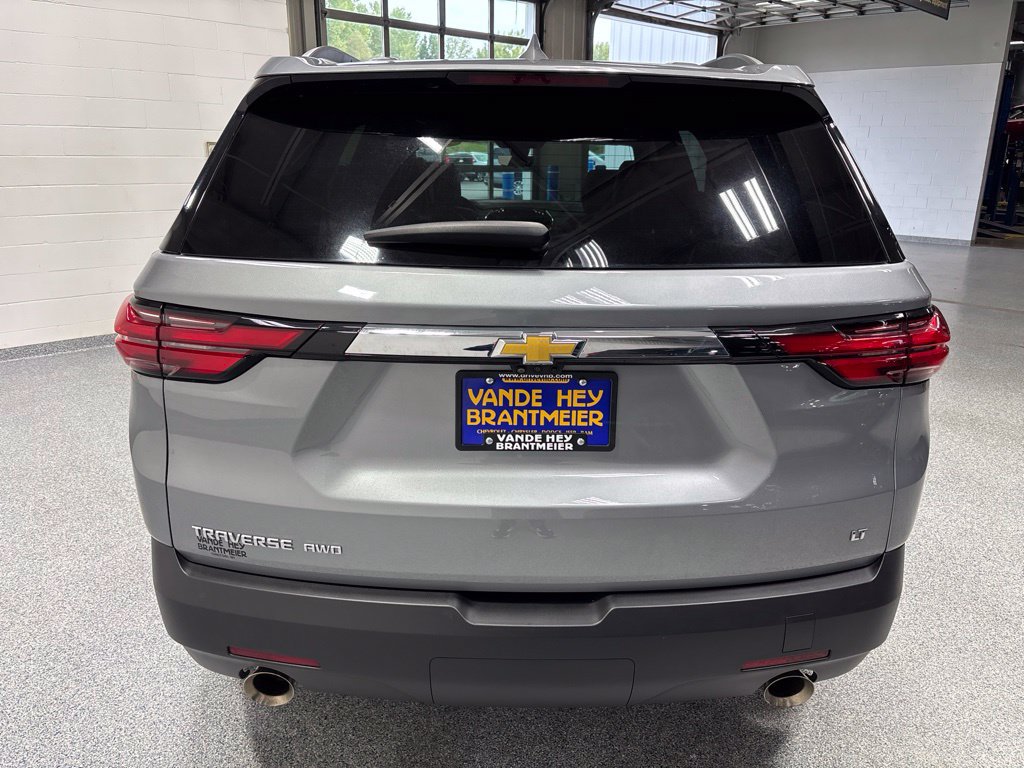 Used 2023 Chevrolet Traverse LT w/ LT Premium Package AWD/4WD image 6