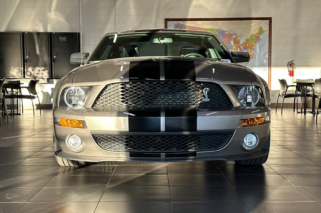Used 2009 Ford Mustang Shelby GT500 RWD image 3