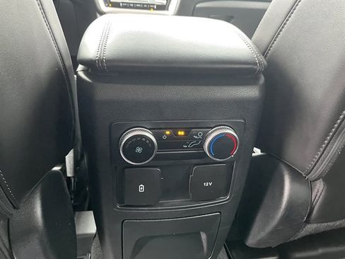 Used 2023 Ford Explorer XLT w/ Equipment Group 202A AWD/4WD image 33