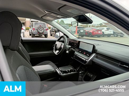 Used 2025 Hyundai Ioniq 5 SE RWD image 17