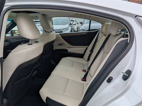 Certified 2025 Lexus ES 300h w/ Premium Package image 14