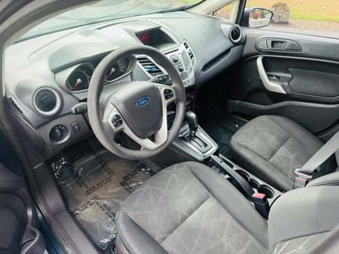 Used 2011 Ford Fiesta SE w/ 203A Rapid Spec Order Code FWD image 9