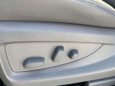 Used 2018 Chevrolet Suburban LT AWD/4WD image 15