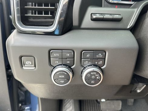 Certified 2024 GMC Sierra 2500 Denali Ultimate AWD/4WD image 18