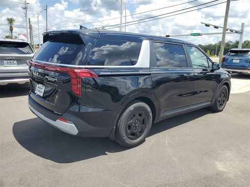 New 2026 Kia Carnival image 4