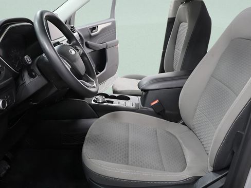 Used 2022 Ford Escape SE image 19