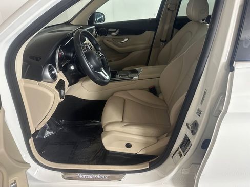 Used 2022 Mercedes-Benz GLC 300 image 9