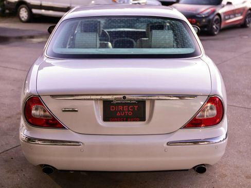 Used 2004 Jaguar XJ8 image 12