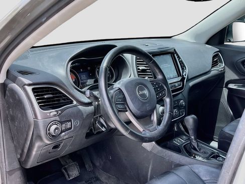 Used 2019 Jeep Cherokee Limited w/ Technology Group FWD image 9