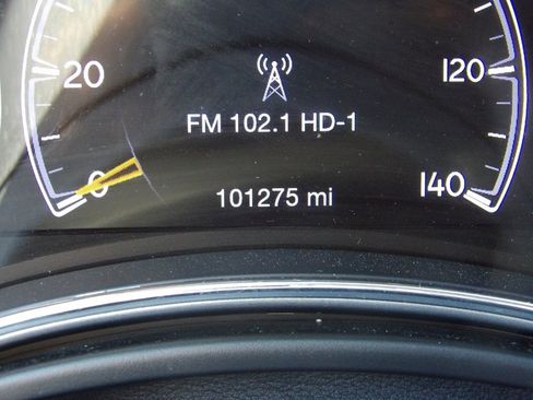 Used 2019 Jeep Grand Cherokee Altitude image 18