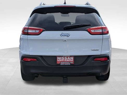 Used 2015 Jeep Cherokee Latitude w/ Cold Weather Group FWD image 9