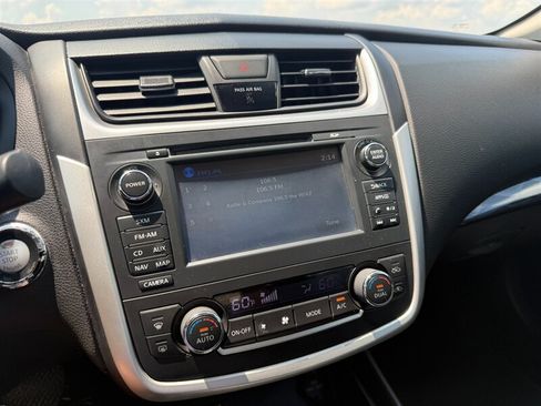 Used 2016 Nissan Altima 2.5 SL w/ 2.5 Technology Package FWD image 17