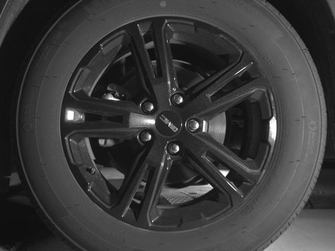 Used 2024 GMC Terrain SLE image 14