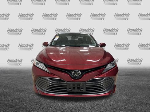 Used 2019 Toyota Camry XLE image 3