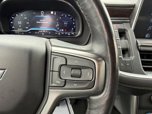 Used 2022 Chevrolet Suburban Premier AWD/4WD image 13