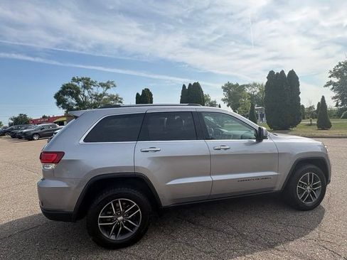 Used 2020 Jeep Grand Cherokee Laredo w/ Security & Convenience Group AWD/4WD image 8
