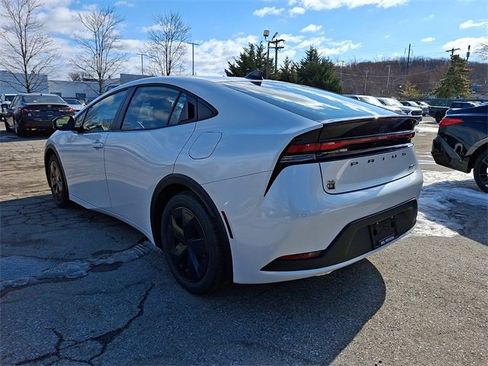 New 2026 Toyota Prius LE image 3