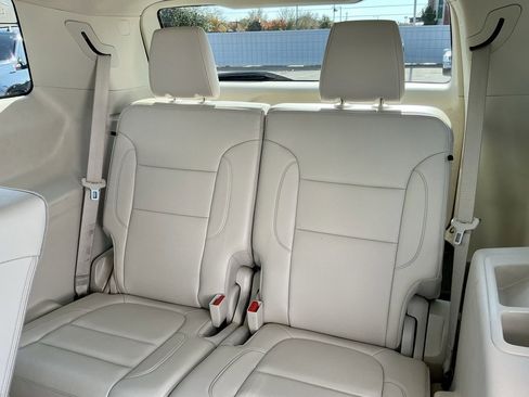 Used 2023 GMC Acadia Denali w/ Denali Technology Package image 28