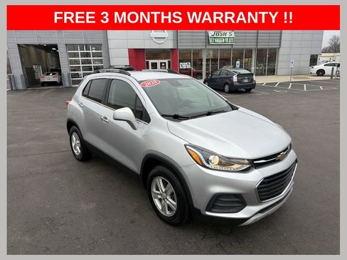 Used 2020 Chevrolet Trax LT w/ LT Convenience Package image 1
