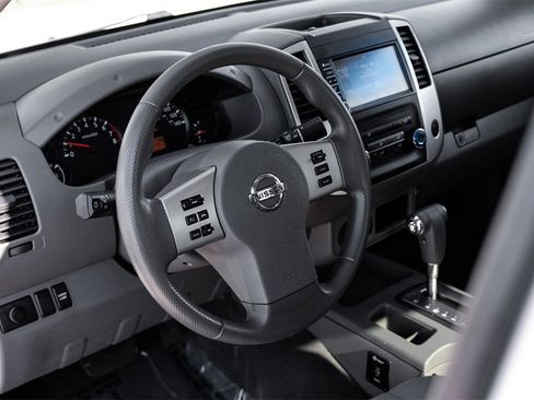 Used 2019 Nissan Frontier S image 12