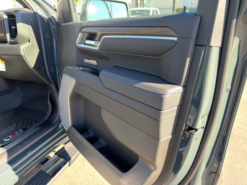 New 2026 Chevrolet Silverado 1500 High Country w/ Technology Package AWD/4WD image 11