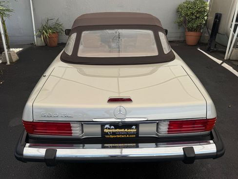 Used 1988 Mercedes-Benz 560 SL image 13