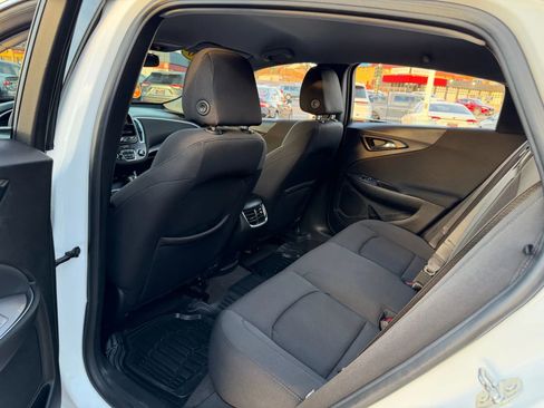 Used 2020 Chevrolet Malibu LT image 38