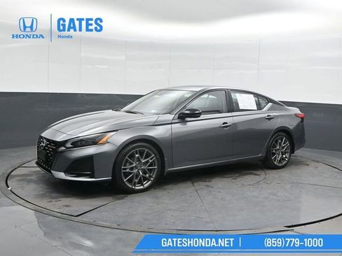 Used 2023 Nissan Altima 2.0 SR image 7