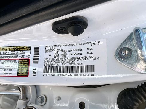 Used 2022 Toyota Tacoma SR5 RWD image 36
