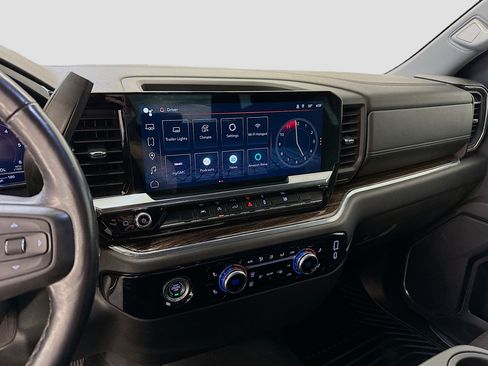 Used 2022 GMC Sierra 1500 SLE image 26