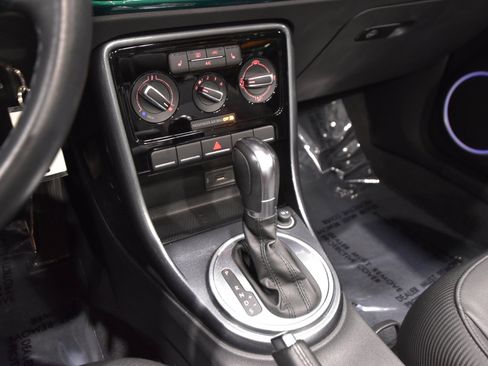 Used 2018 Volkswagen Beetle 2.0T image 33