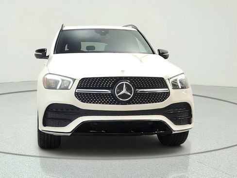 Used 2022 Mercedes-Benz GLE 350 w/ AMG Line Exterior image 2