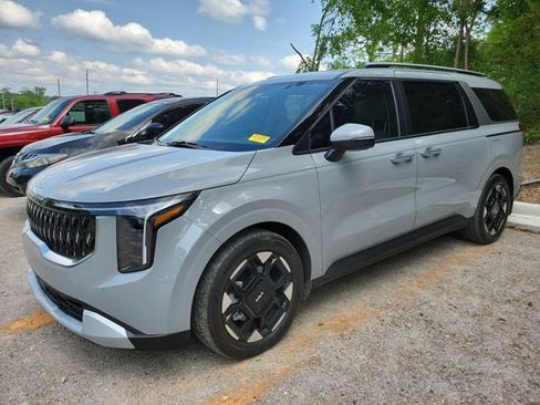 Certified 2025 Kia Carnival EX FWD image 3