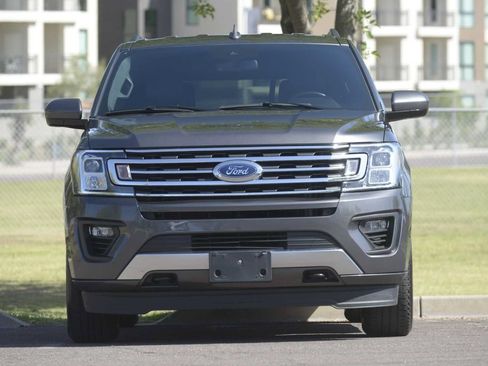 Used 2021 Ford Expedition XLT AWD/4WD image 2