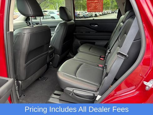 Certified 2023 Nissan Pathfinder SL w/ Black Appearance Package AWD/4WD image 20