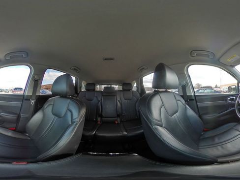 Used 2024 Kia Sorento S image 45