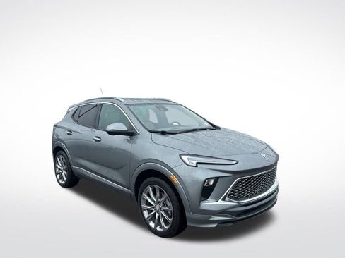 Used 2025 Buick Encore GX Avenir w/ Avenir Technology Package AWD/4WD image 1