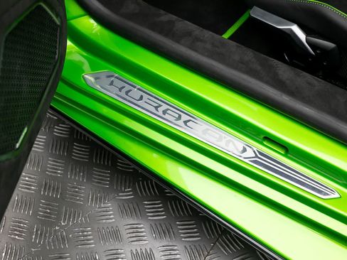 Used 2024 Lamborghini Huracan Tecnica RWD image 23