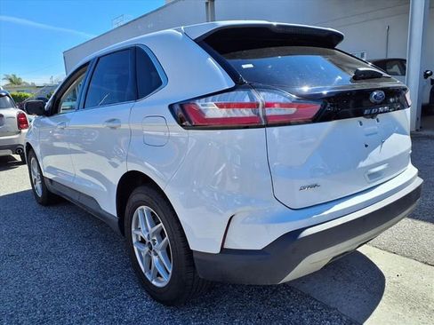 Used 2024 Ford Edge SEL image 3