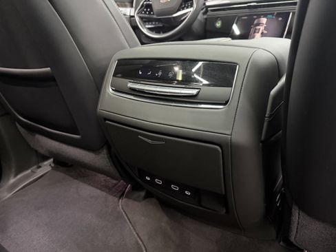 Used 2025 Cadillac Escalade Sport Platinum w/ LPO, ONYX Package image 27