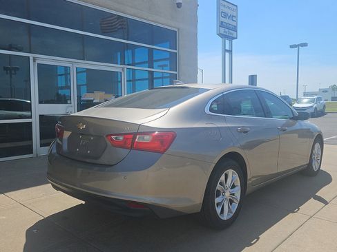 Used 2025 Chevrolet Malibu LT FWD image 4