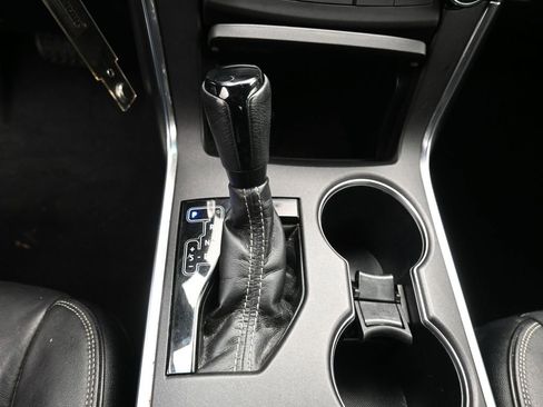 Used 2016 Toyota Camry XLE image 24