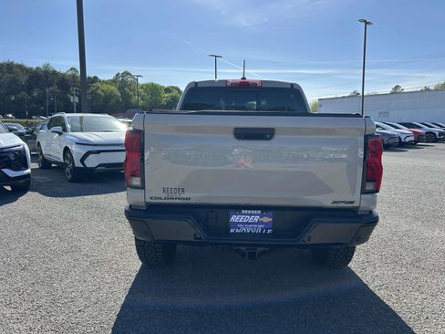 New 2026 Chevrolet Colorado ZR2 w/ Technology Package AWD/4WD image 4