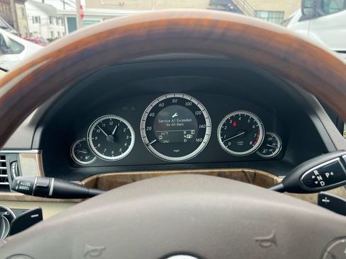 Used 2011 Mercedes-Benz E 350 4MATIC Sedan image 18