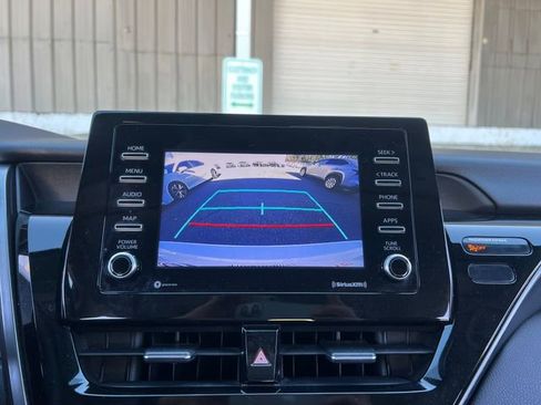 Used 2021 Toyota Camry SE image 23