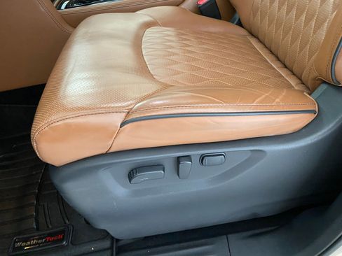 Used 2024 INFINITI QX80 Sensory w/ Cargo Package image 12