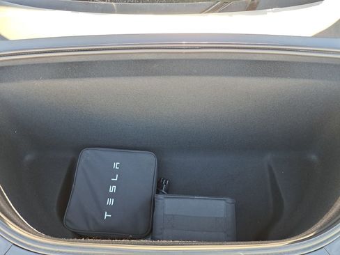 Used 2023 Tesla Model X image 33